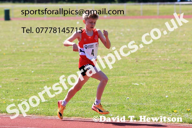 Boys Under-13s 1500 metres, 2024 North Eastern Track and Field Champs., Middlesbrough.  Photo: David T. Hewitson/Sports for All Pics